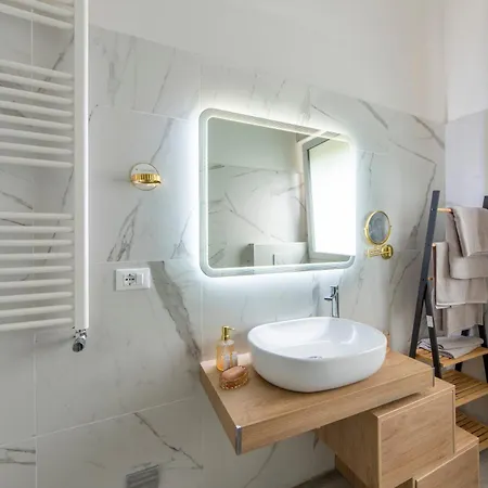 Apartamento Housmart Dagnini 22 *